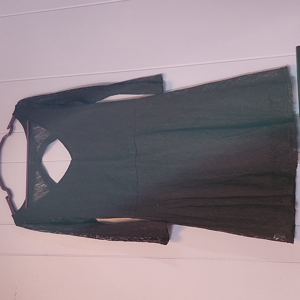 *FREE WITH BUNDLE* American Eagle purple lace dress.